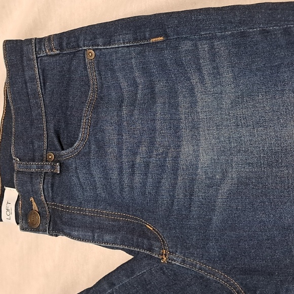 Loft Outlet Bootcut Jeans. Size 6. Medium Wash. - Picture 2 of 16